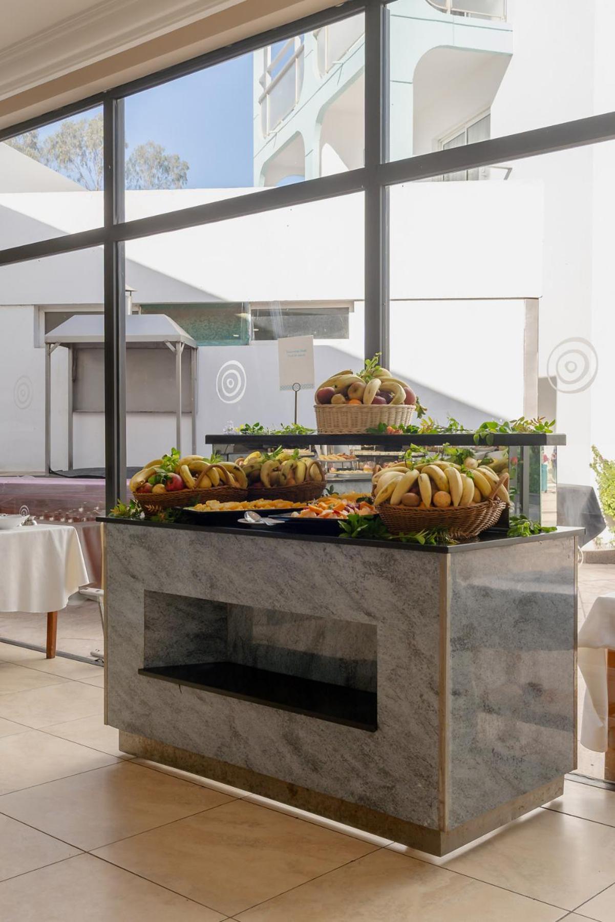 אגאדיר Tui Suneo Kenzi Europa מראה חיצוני תמונה A buffet at a hotel