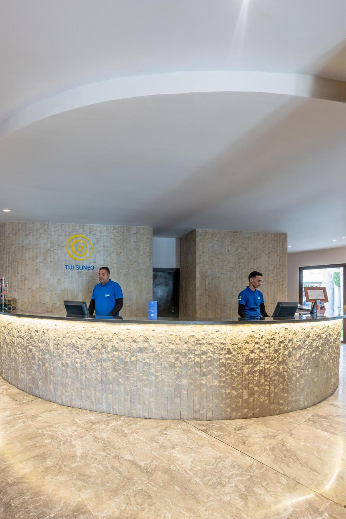 אגאדיר Tui Suneo Kenzi Europa מראה חיצוני תמונה Reception desk at the airport
