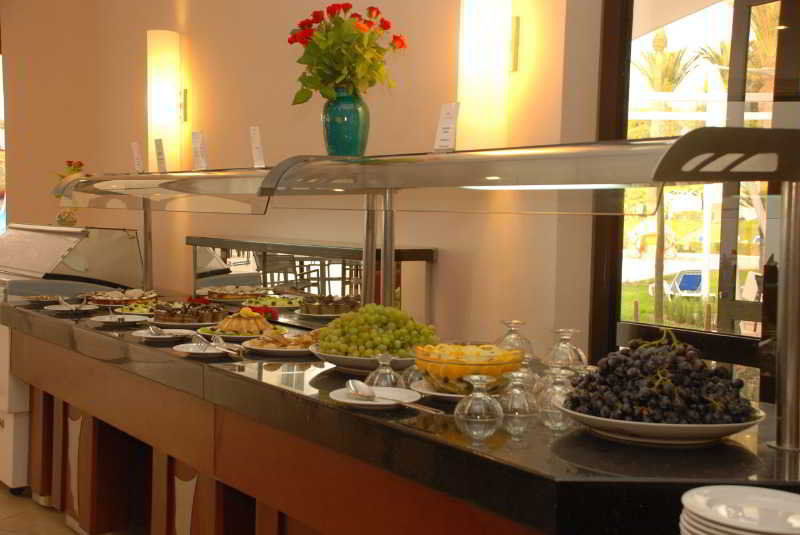 אגאדיר Tui Suneo Kenzi Europa מראה חיצוני תמונה A buffet at a hotel